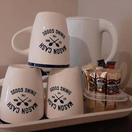 Jbs Bar & Guest 招待所 基尔根尼